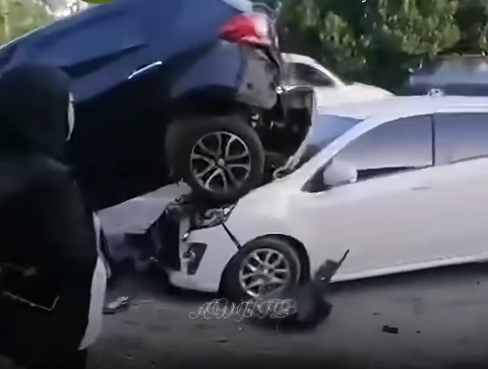 Terbabas Tapi Tenang, Netizen Puji Reaksi Orang Sabah Selepas Kemalangan Tular